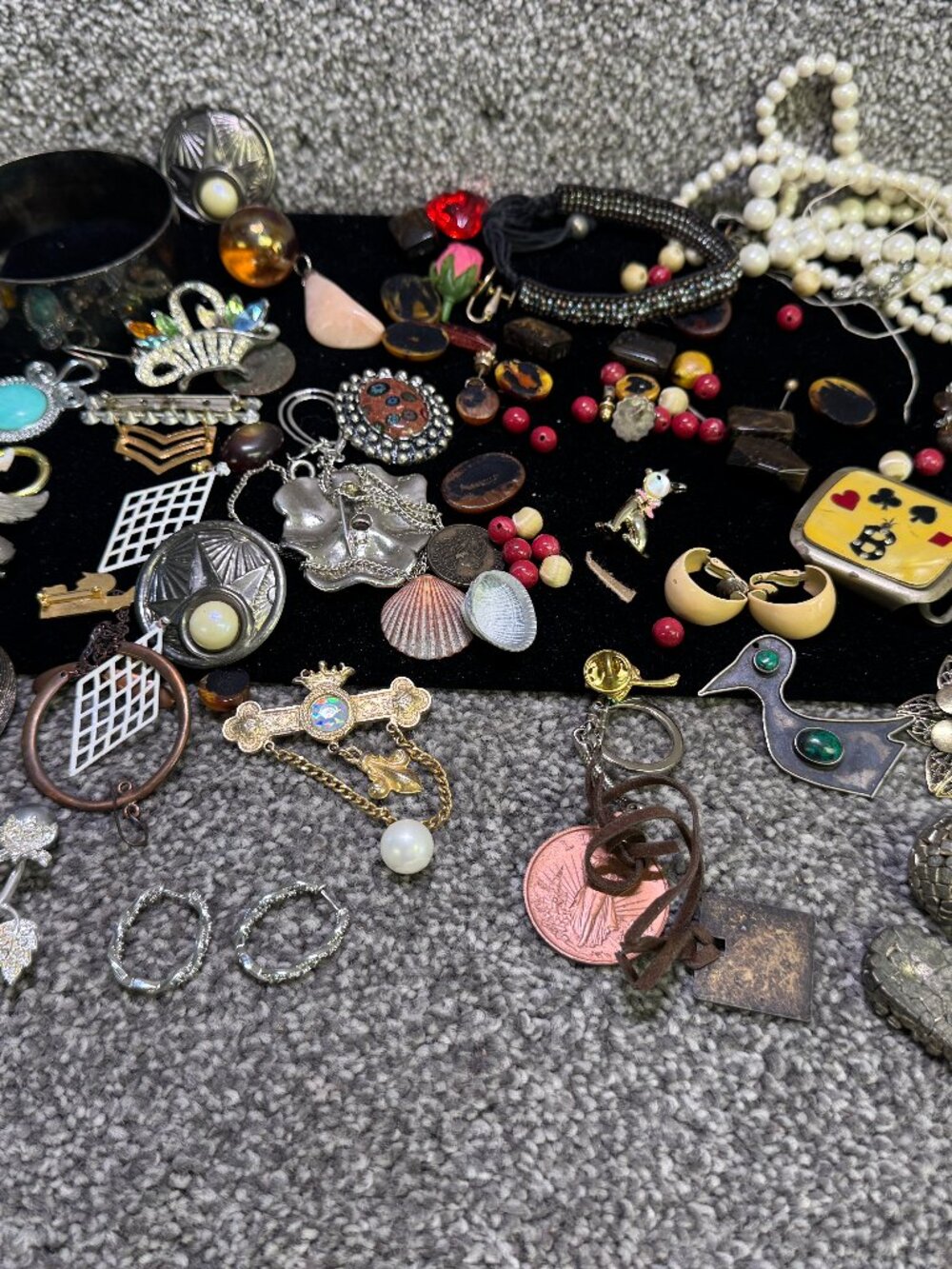 Random jewelry lot costume earrings necklaces pins brooches grab bag - JW1660